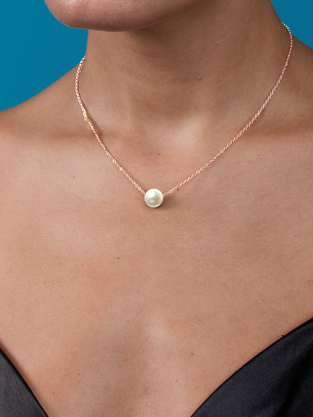 MINUTIAE Gold-Plated Pearls Minimal Necklace