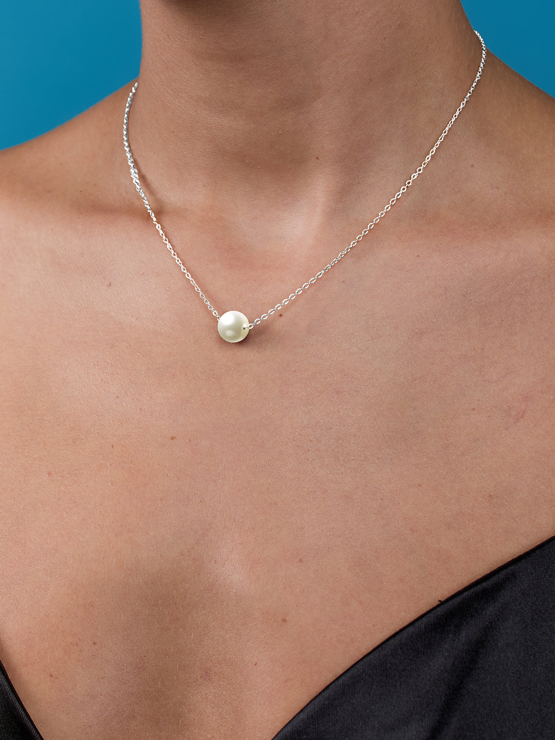 MINUTIAE Gold-Plated Pearls Minimal Necklace