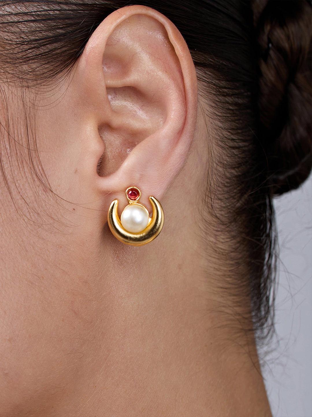 AIKA BY MINUTIAE 18K Women Gold-Plated Pearls Stones Studded Crescent Shaped Studs