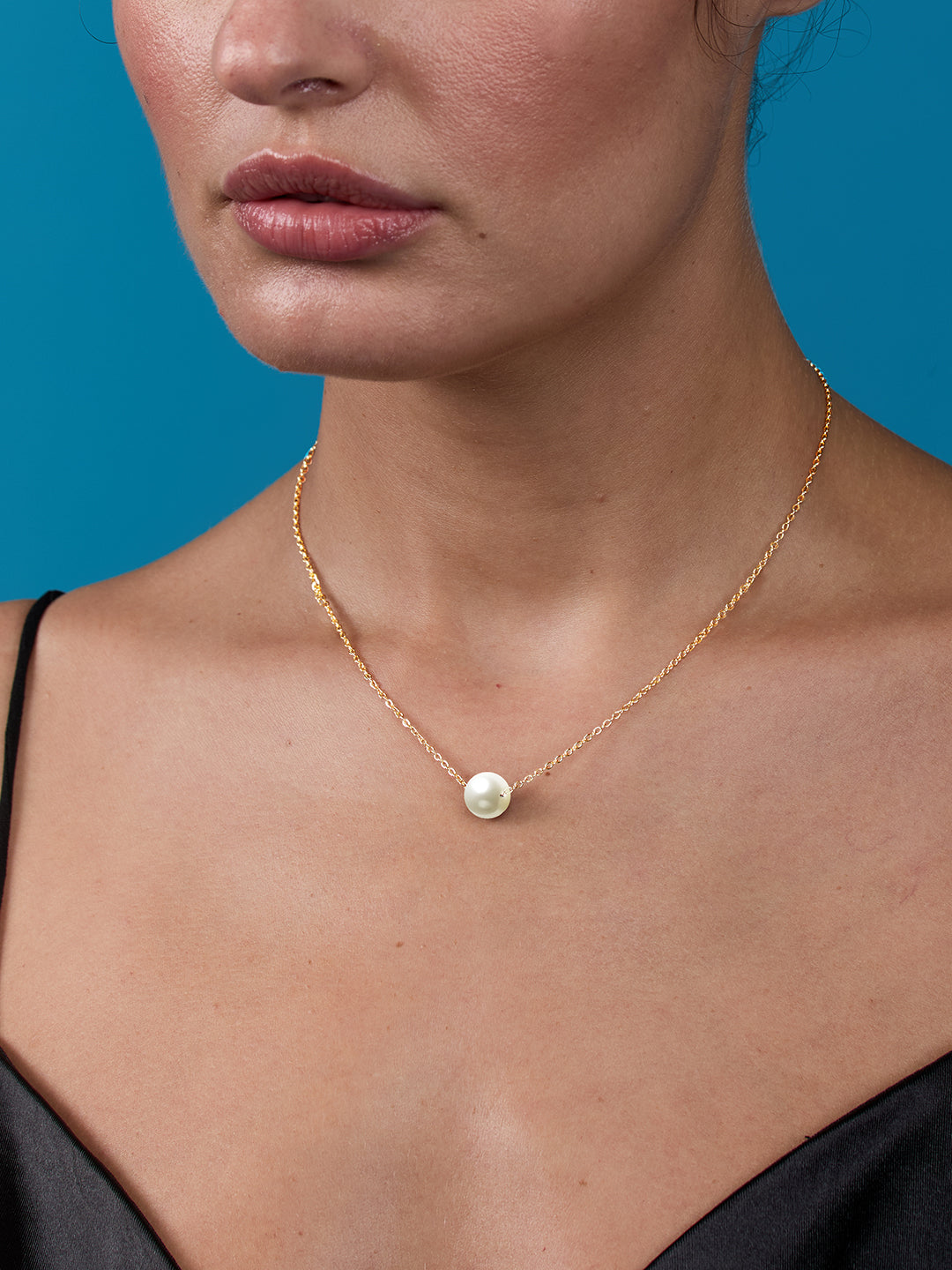 MINUTIAE Gold-Plated Pearls Minimal Necklace