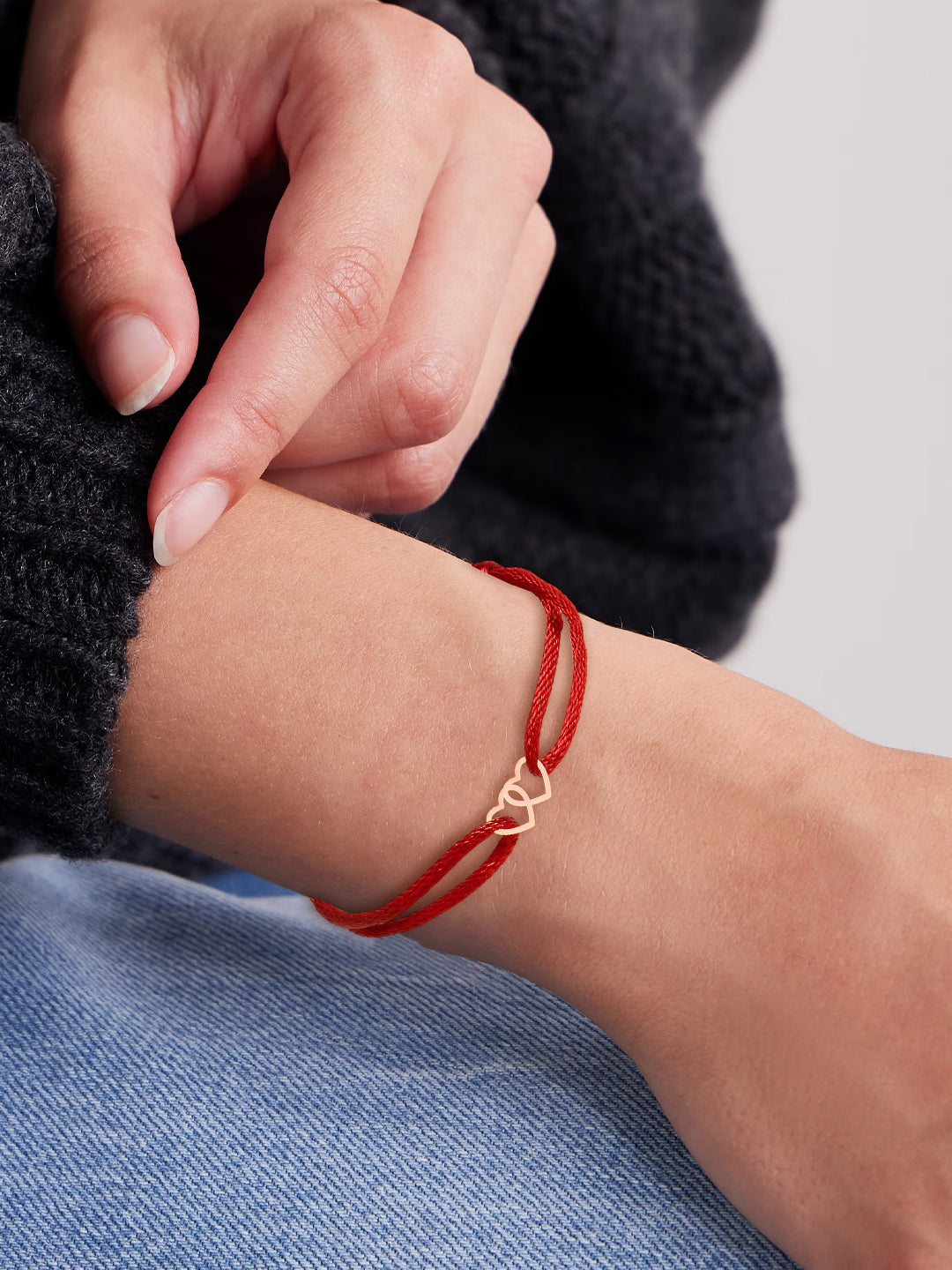 MINUTIAE Women Gold Plated Brass Heart Shape Cord Bracelet