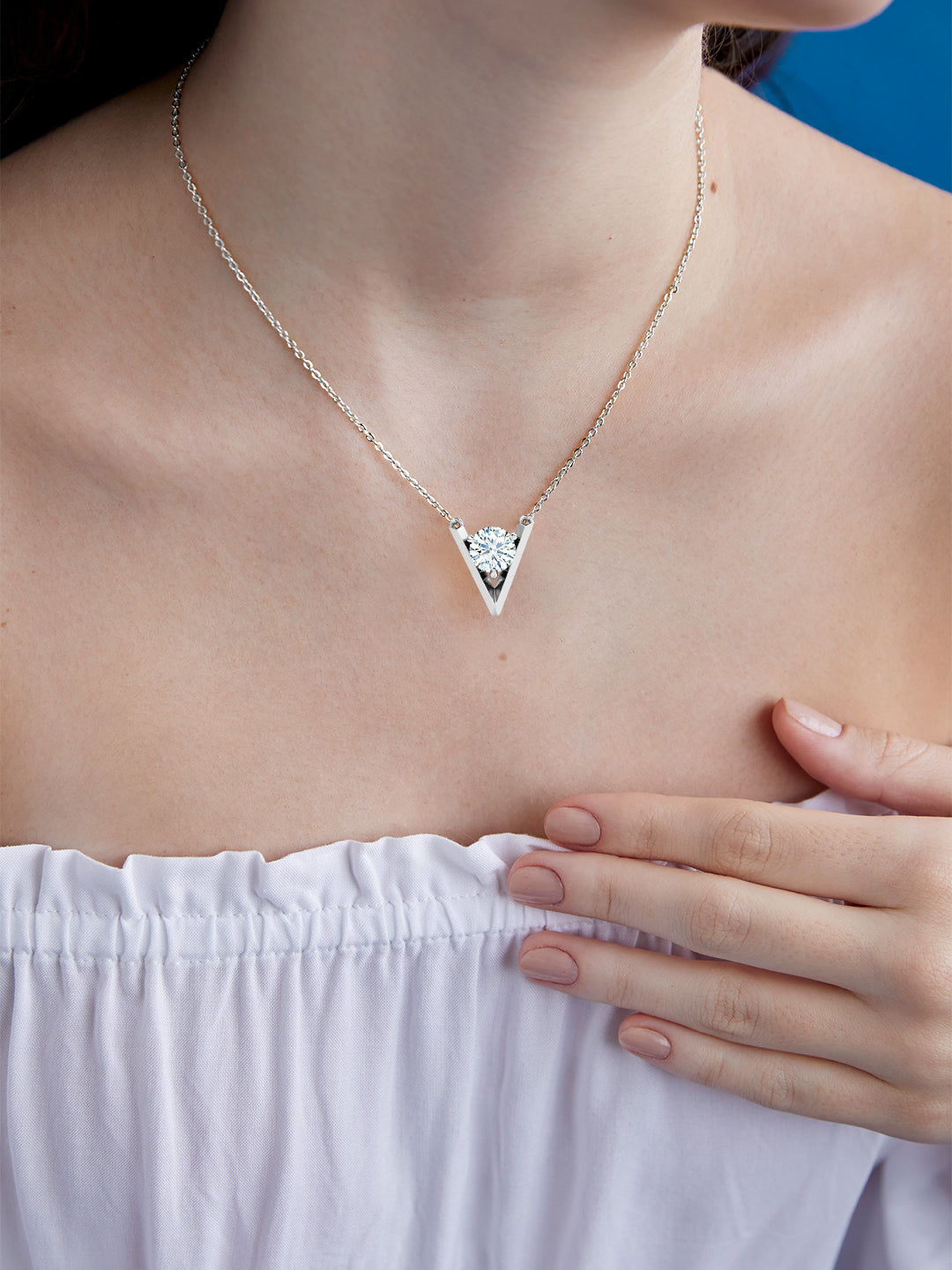 MINUTIAE Gold-Plated Artificial Stones Studded Minimal Necklace